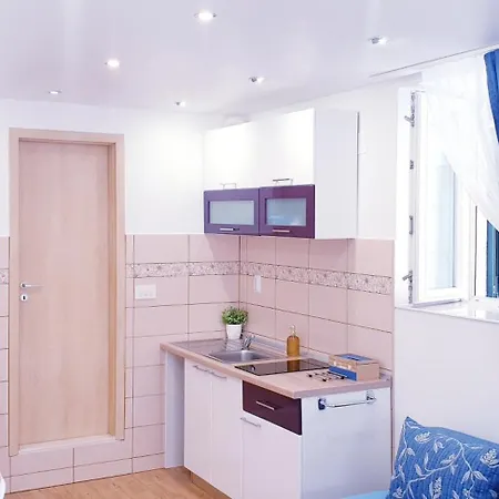 Apartment Sandra In The Historical Center Of The *