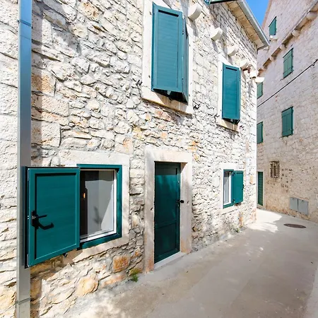 Apartment Sandra In The Historical Center Of The *